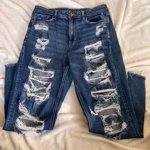 AE Distressed Stretch Mom Jeans Size 14 Reg